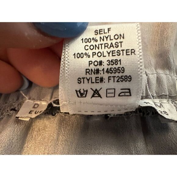 Dress Forum Black Lace Crop Top Size Medium - Picture 4 of 4